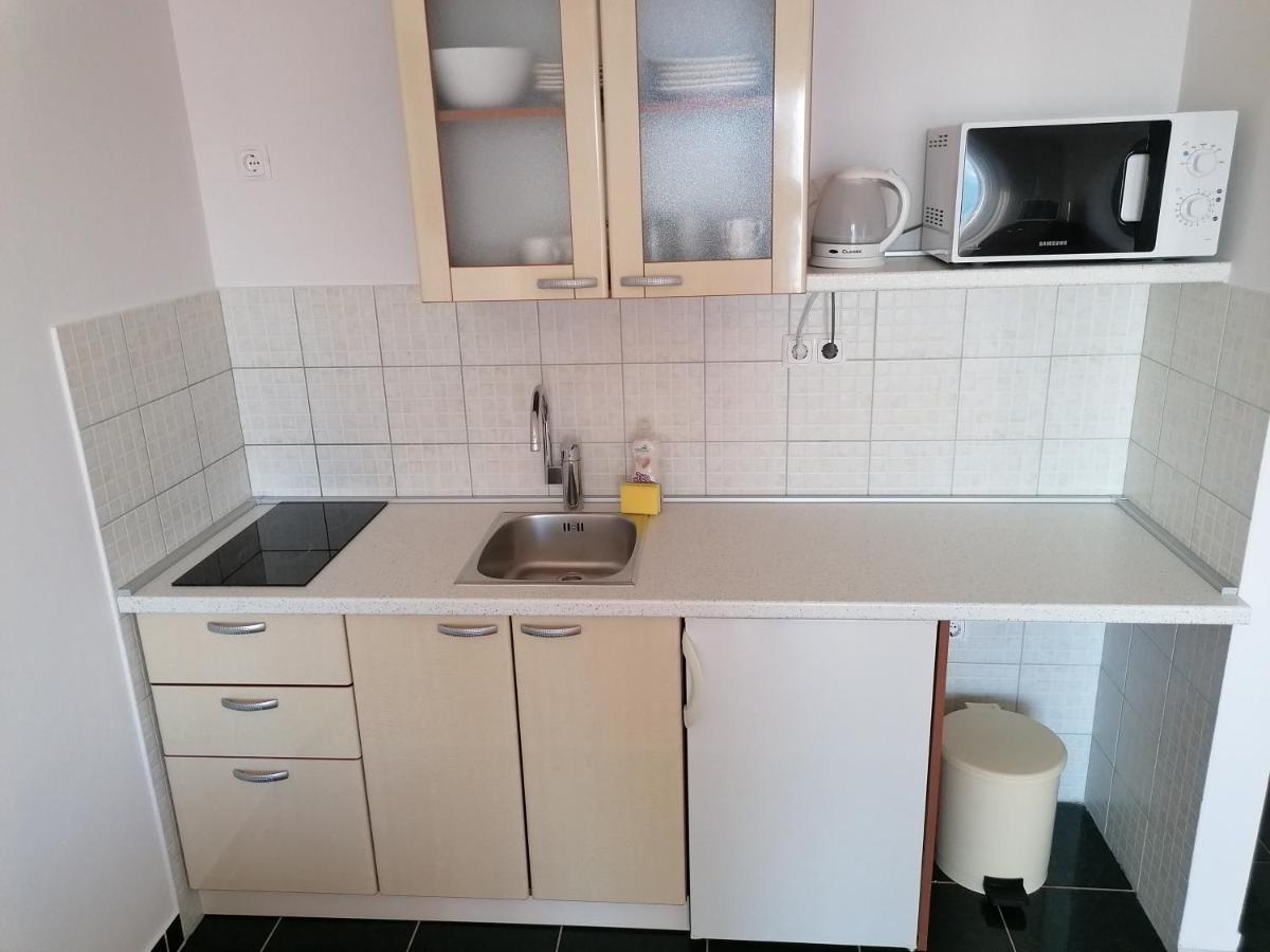 Apartments Dinko Duće エクステリア 写真