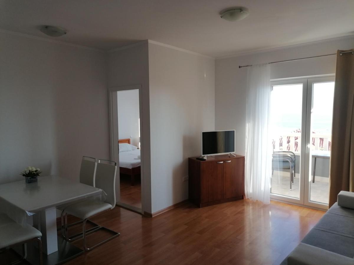 Apartments Dinko Duće エクステリア 写真